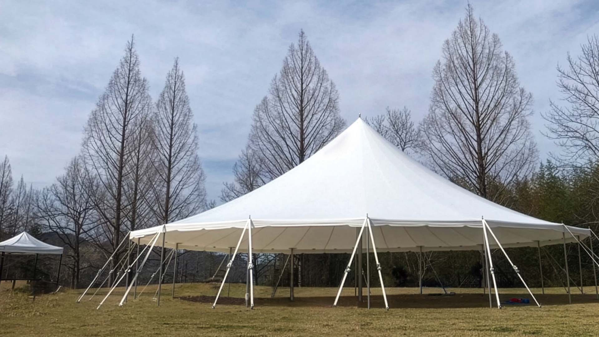 展示会・式典・販売イベント・屋外フェスなど、多様な用途に応じてサイズ・デザイン・機能を柔軟にカスタマイズできます。